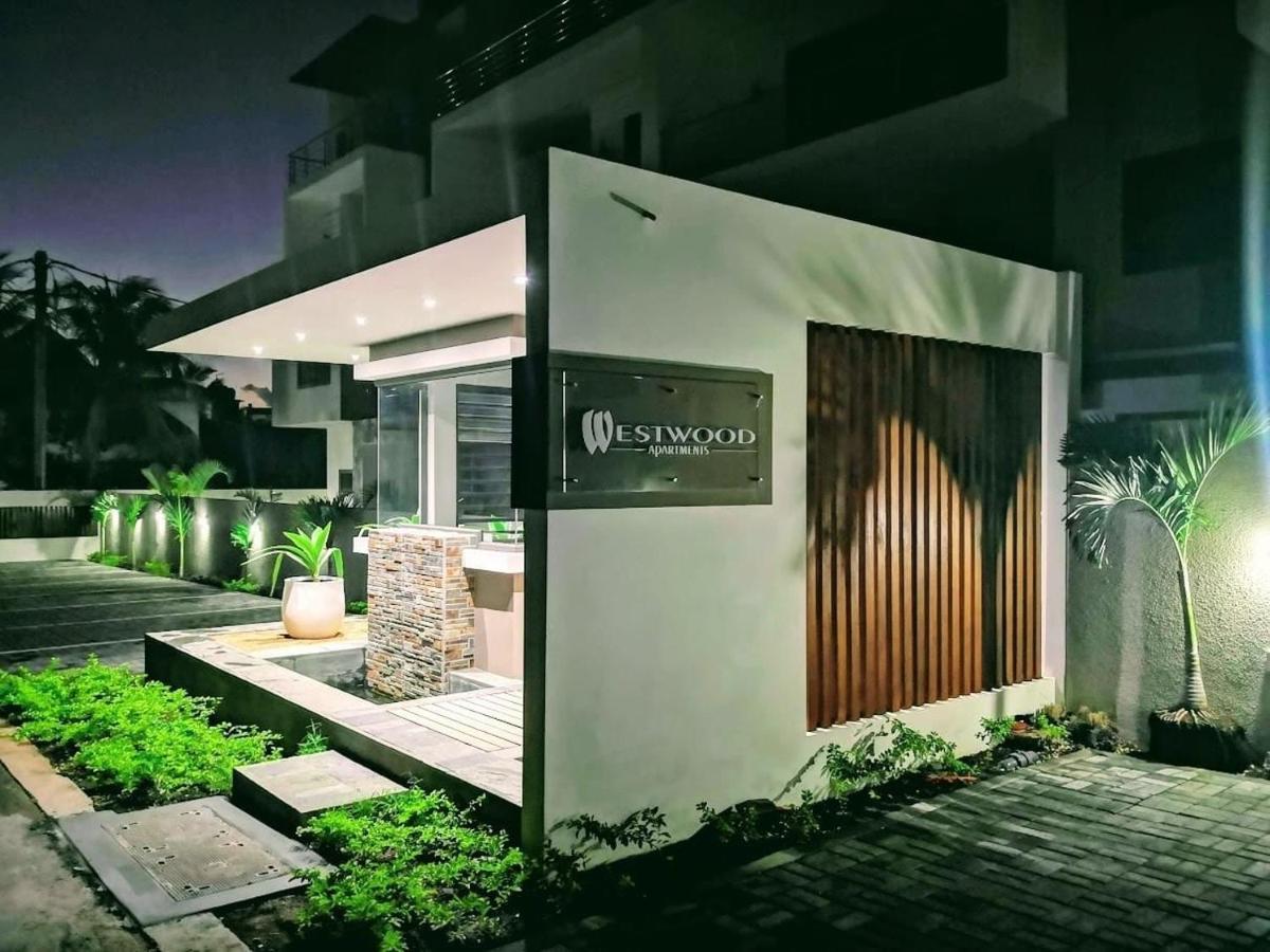 Westwood Apartments Flic-en-Flacq Buitenkant foto